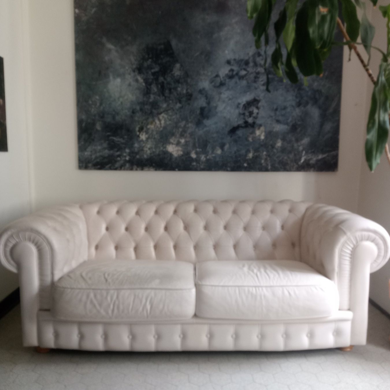 Chesterfield Sofas: Chesterfield Sofa leder , weiss – Gebraucht aus Winterthur von matstan