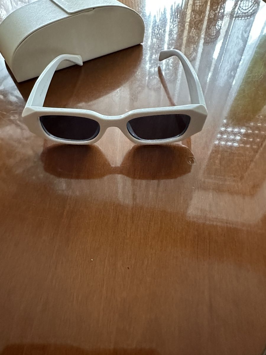 Prada Brillen & Gläser: Prada Sonnenbrille 😎 mit Box – Gebraucht aus Basel von Ivana_4 3
