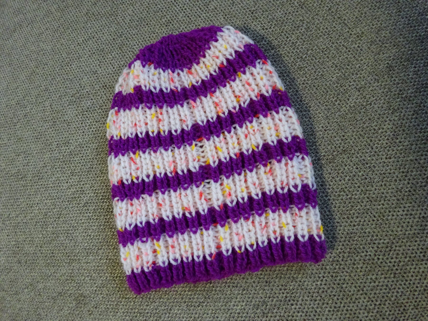 Sonstige Mädchenkleider: Hübsche Girl-Strickmütze/Super Perle – Neu (gemäss Beschreibung) aus Rothrist von Mistery1