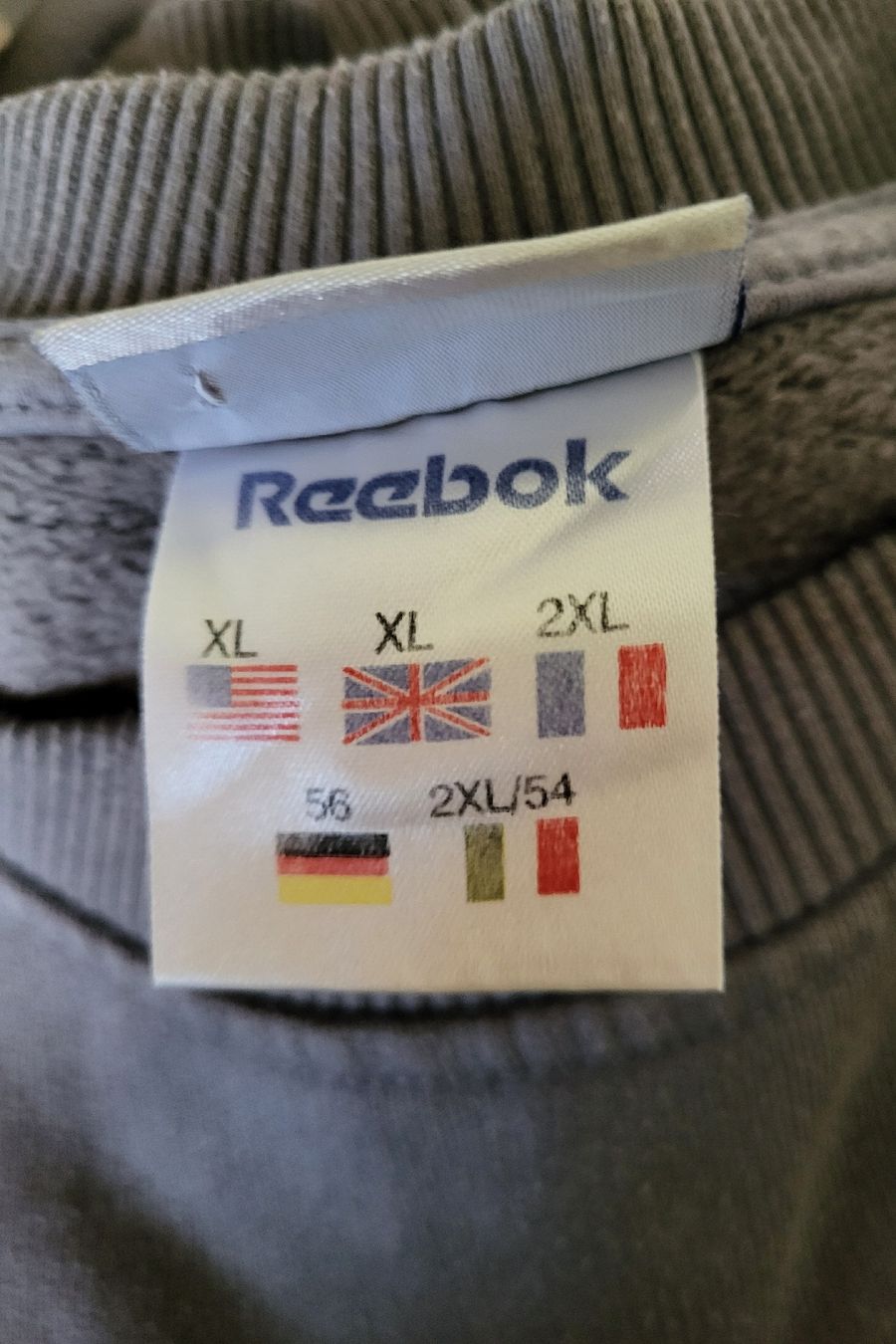 Reebok Pulls & Sweat-shirts: Reebok Pullover grau Grösse 2XL  – D'occasion à Winterthur par Baer49 1