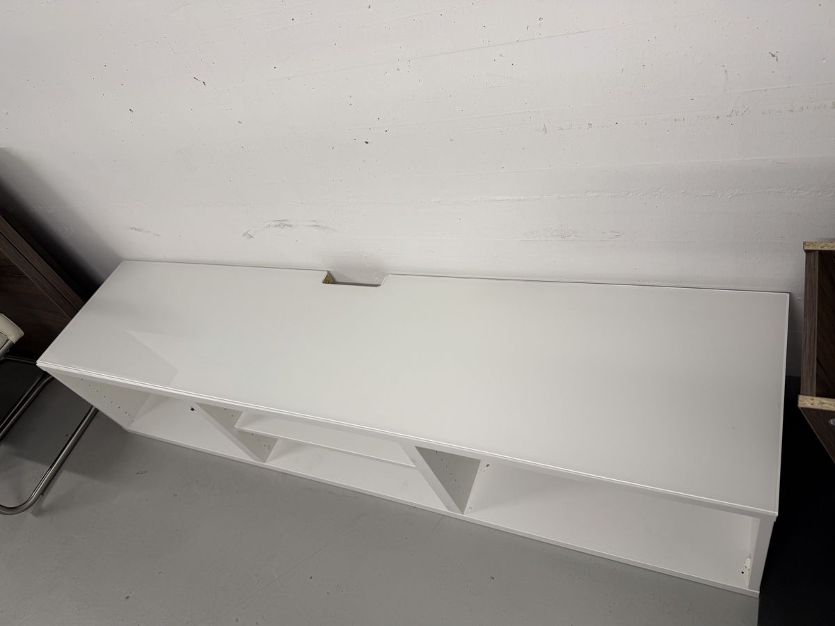Ikea Mobili TV: TV Board 180x40x38cm – Nuovo (secondo la descrizione) da Rüthi (Rheintal) venduto da la.07 1