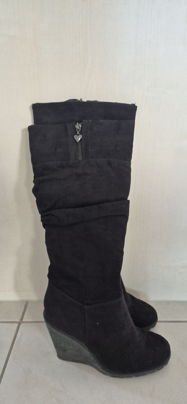Graceland Scarpe da donna: Schwarze Winter Stiefel mit Keilabsatz, Grösse 37 – Usato da Aesch BL venduto da Moni1211