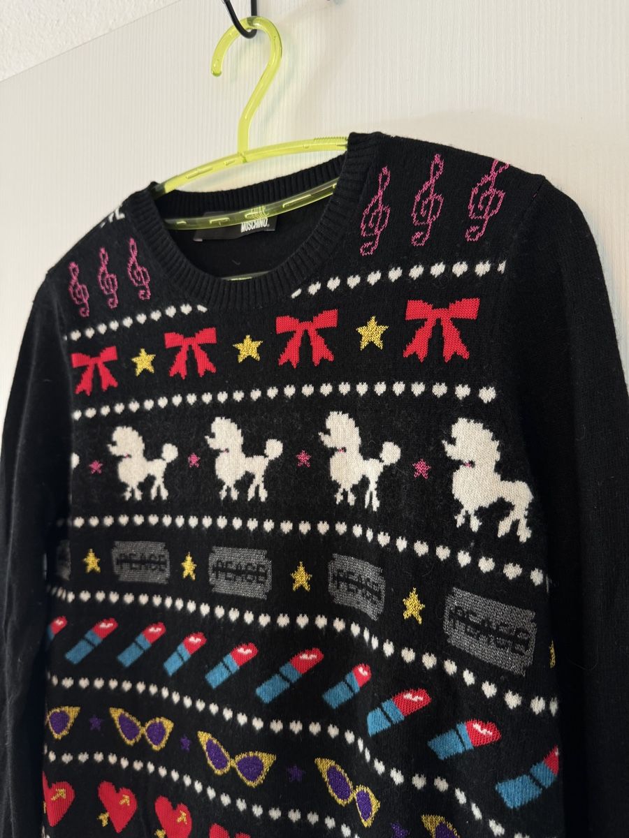 Moschino Pullover & Sweatshirts: Love Moschino schwarz Pullover mit Muster Damen – Gebraucht aus Wetzikon ZH von Jan_wojt 1