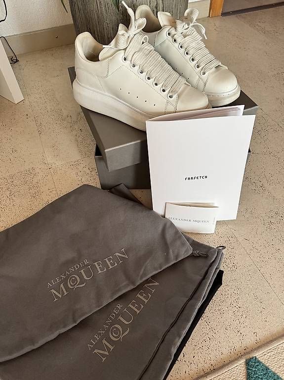 Alexander Mcqueen Scarpe da uomo: Alexander McQueen Oversized Sneaker  Weiss, Grösse 36 – Usato da Turgi venduto da janjjne 3
