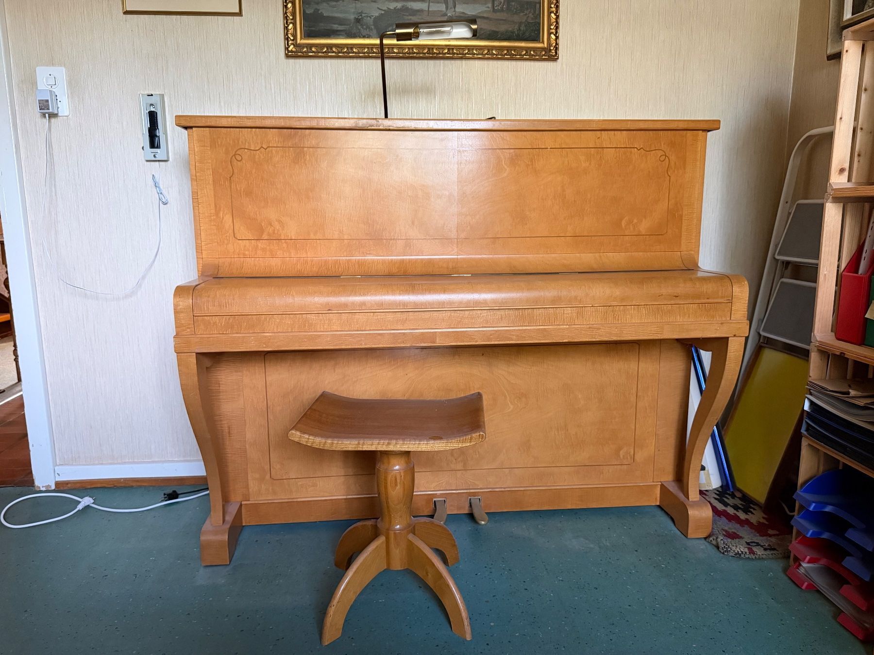 Strumenti musicali: Klavier – Usato da Aesch BL venduto da Hirschhorn 2