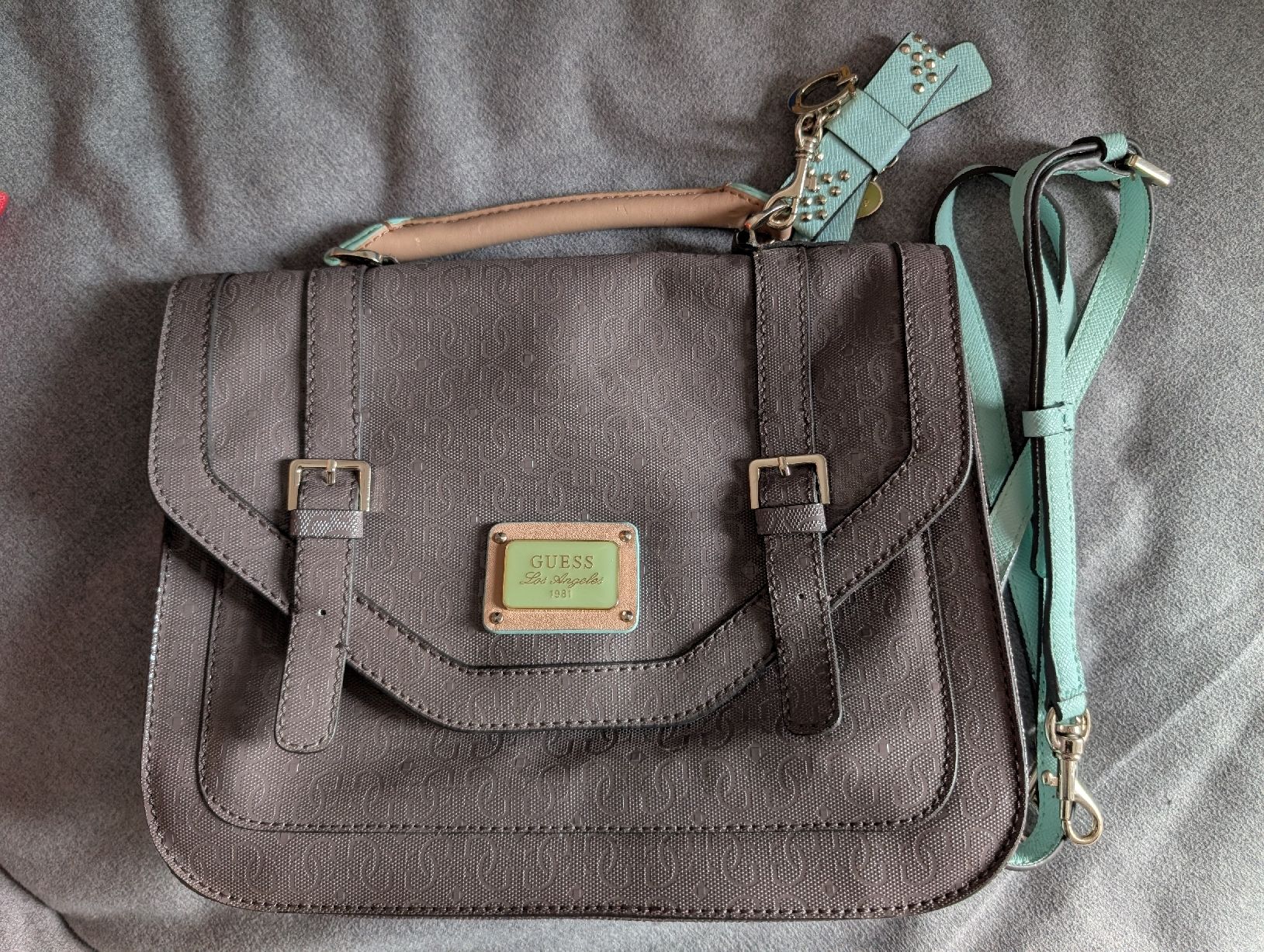 Guess Borse da donna: Sac à main Guess Gris / Turquoise – Usato da Lavey-Village venduto da dol_d2fj