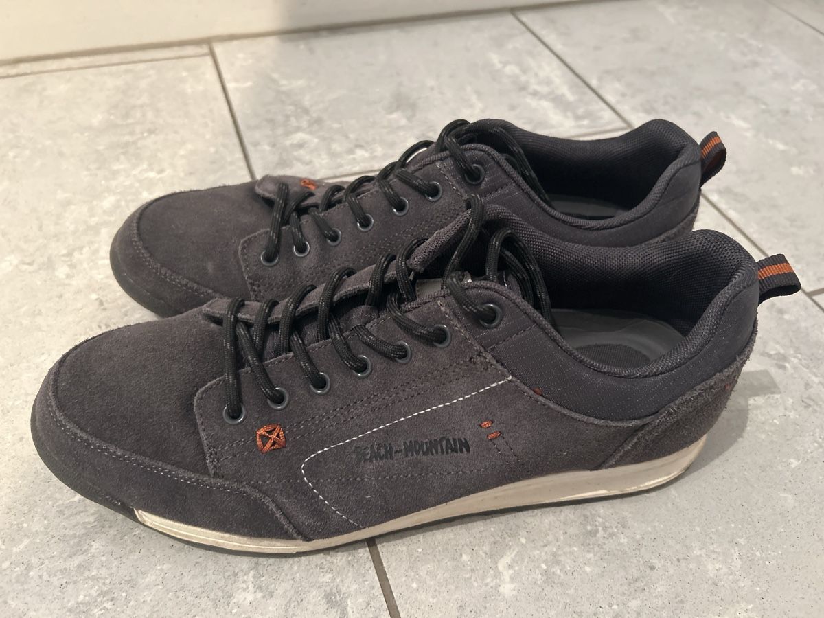 Scarpe da uomo: Beach Mountain Schuhe Wildleder Stil Grösse 44 – Nuovo (secondo la descrizione) da St Gallen venduto da Dayph