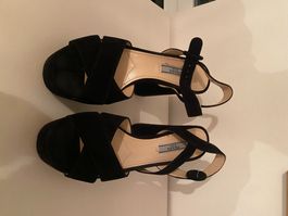 Elegante PRADA Sandalen aus Veloursleder, Gr. 39, Schwarz