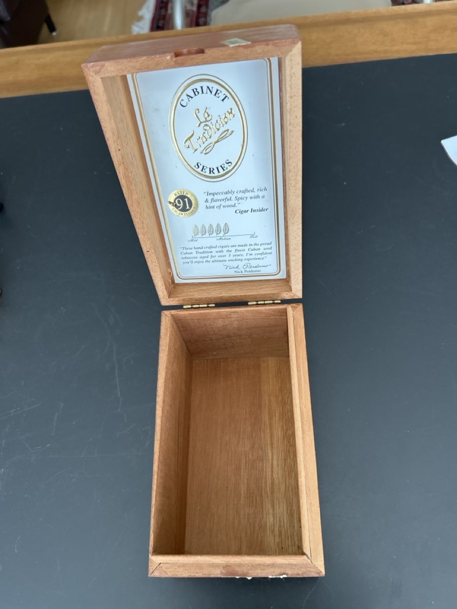 Villiger Sigari: VILLIGER Zigarrenbox Holz – Usato da Zumikon venduto da tuna007 1