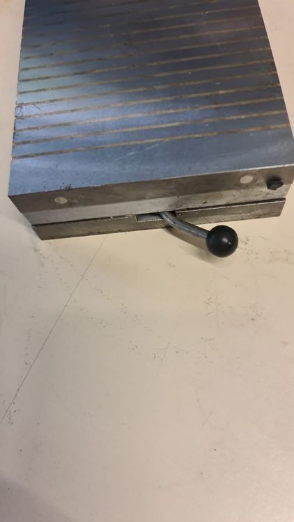 Tous les outils: Spannplatte Magnetplatte – D'occasion à Egerkingen par ogi3131 4
