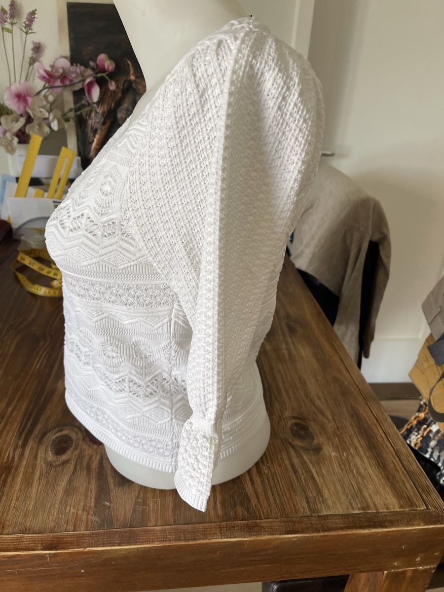 T-Shirts: Tricot blanc Studio S comme neuf lisez les mesures – Gebraucht aus Kloten von Vermicelles 3