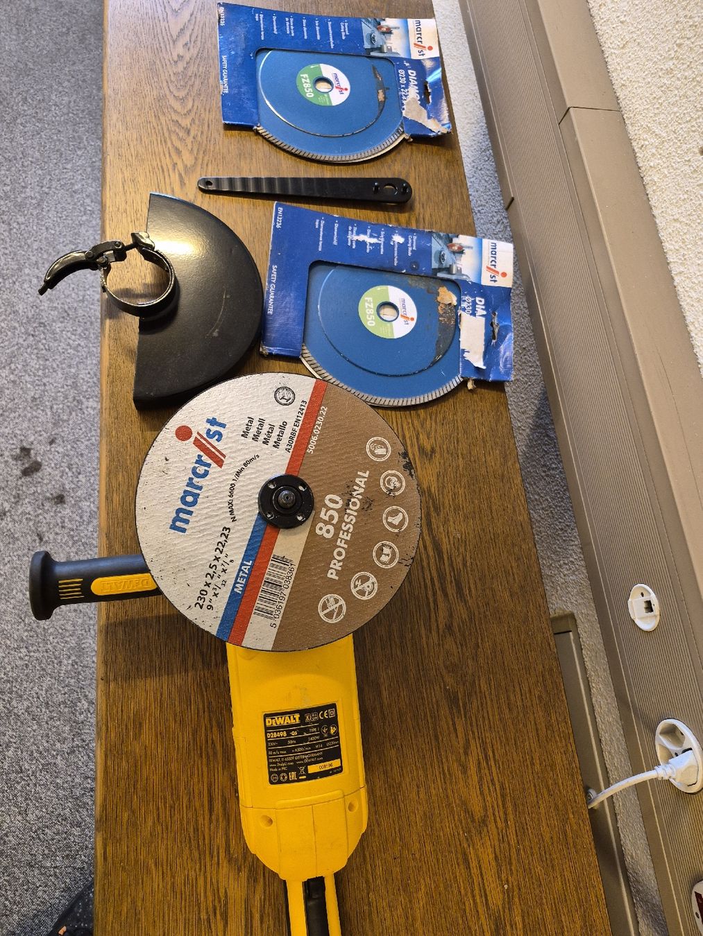Tutte le macchine: Trennschneider DEWALT – Usato da Teufenthal AG venduto da ChT. 3