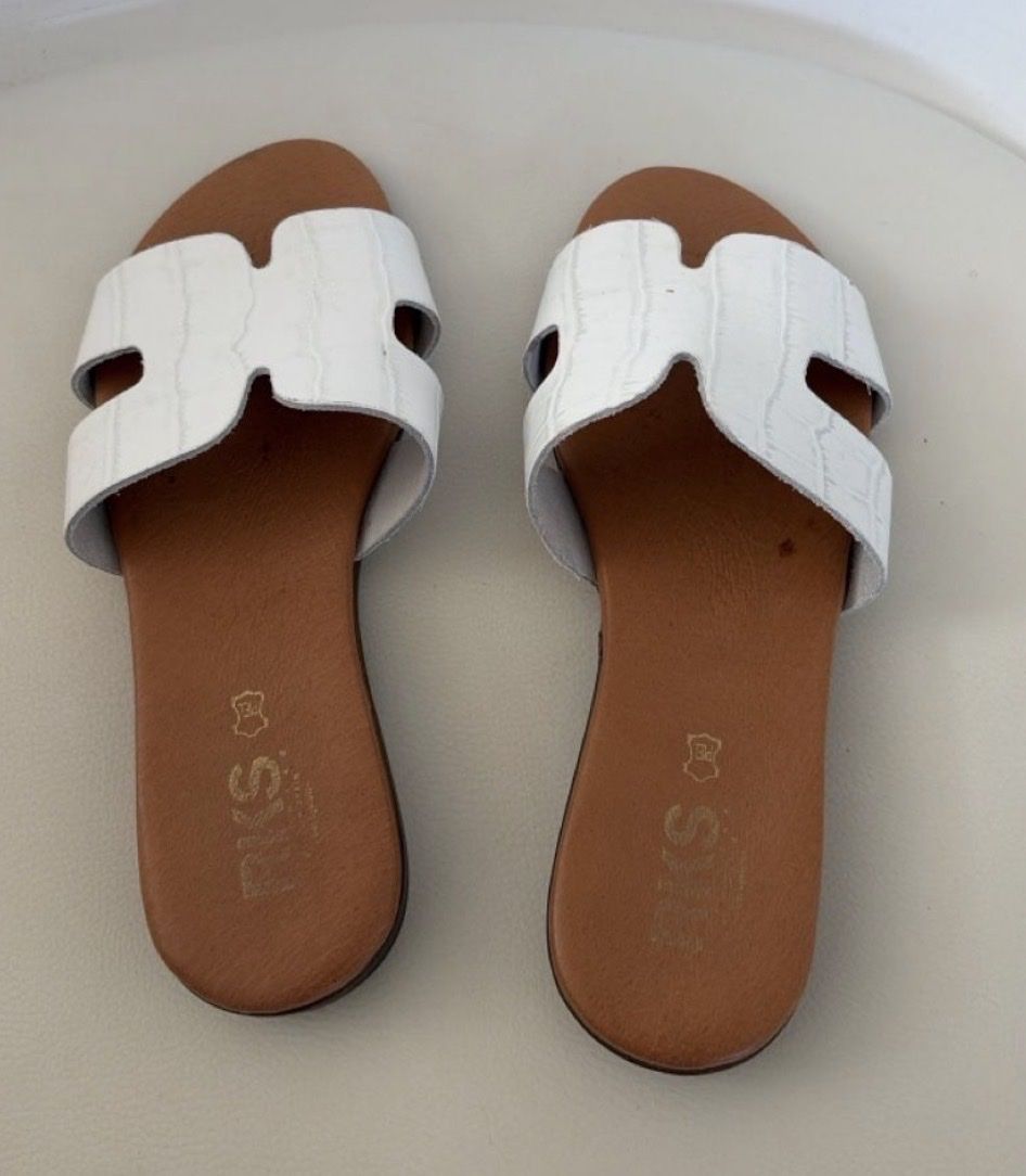 Chaussures femmes: Sandalen weiss Kroko-Optik Grösse 36 – D'occasion à Opfershofen TG par dan_nxk8 1