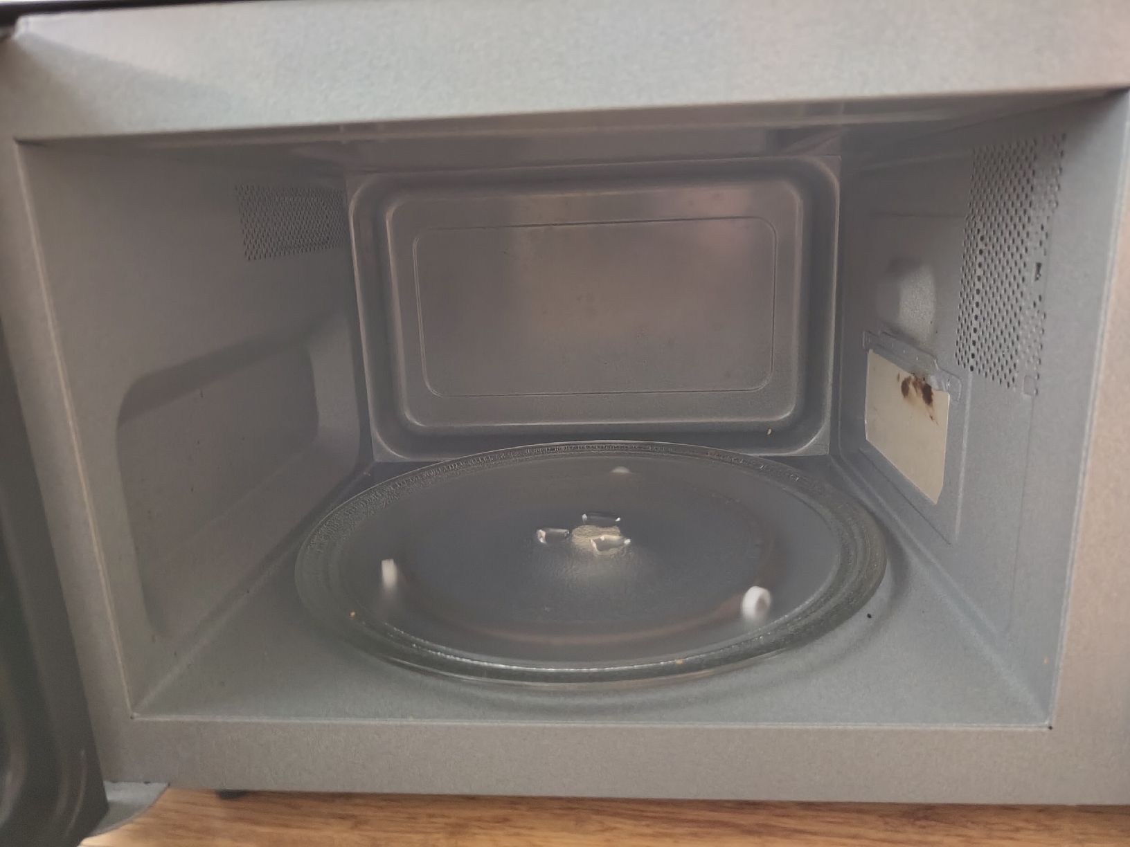 Appareils de cuisine: Mikrowelle Panasonic NN-SD28HS – D'occasion à Schachen b. Reute par felan10 4