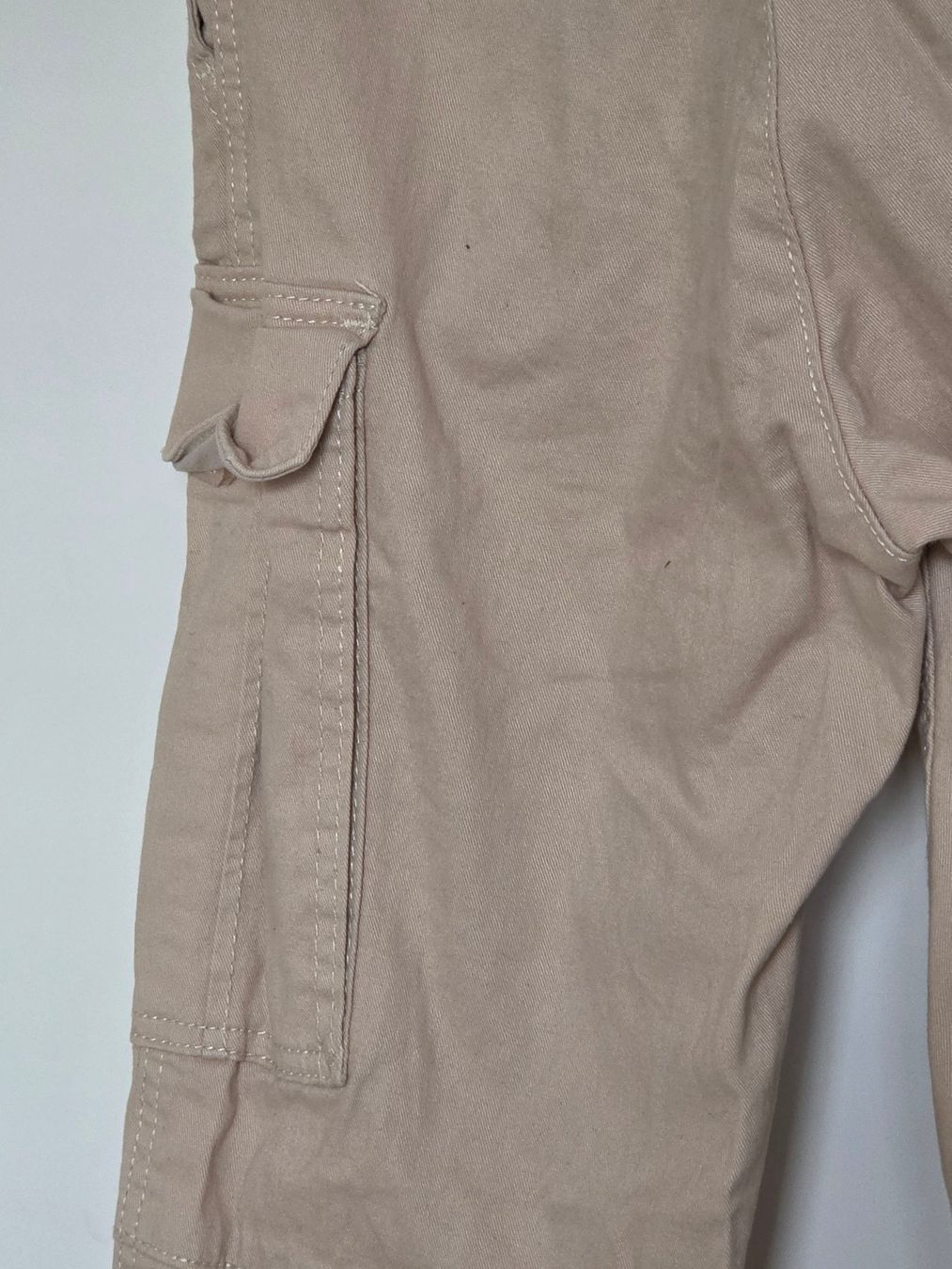 H&M Pantaloni: Cargohose beige Gr. 140 – Usato da Zürich venduto da Londonista 2