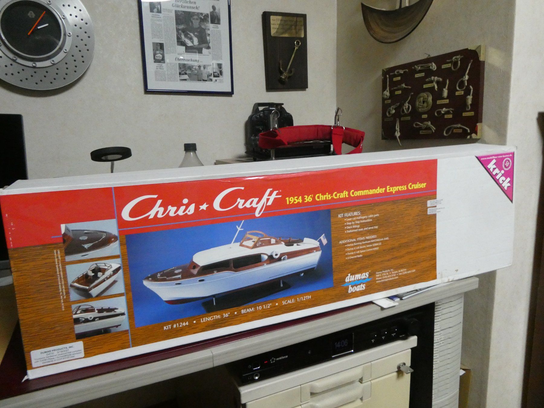 Modellismo RC: Chris Craft 1954 Commander Express Cruiser – Nuovo e nell'imballaggio originale da Schaan venduto da Didifri 1