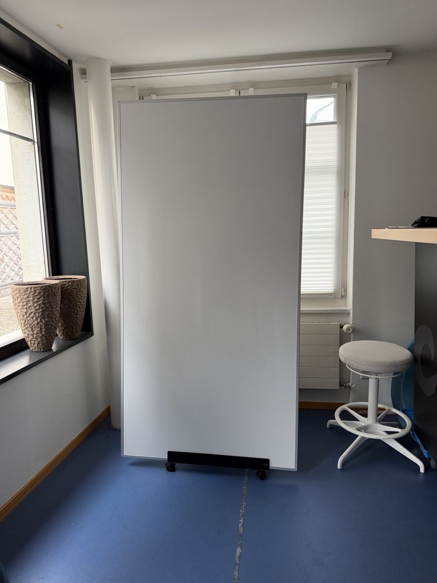 Lavagne: SIGEL Whiteboard und Stand - neuwertig – Usato da Andhausen venduto da cnz
