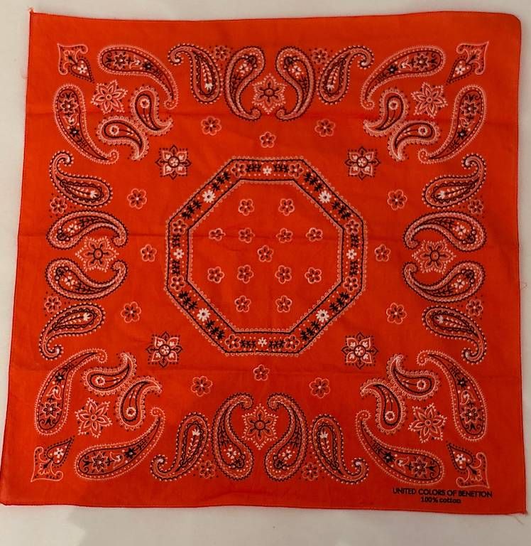 Foulard & Sciarpe: Bandana Benetton – Usato da Locarno venduto da Tiz89