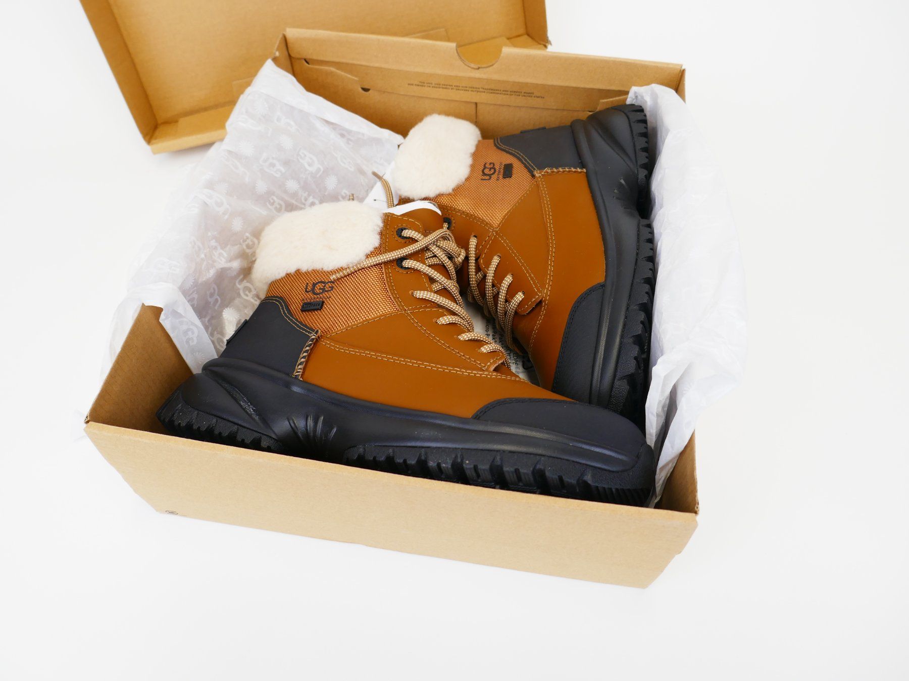 Ugg Scarpe da donna: UGG Yose Fluff – Nuovo (secondo la descrizione) da Urtenen-Schönbühl venduto da Restwert_Schoenbuehl 1