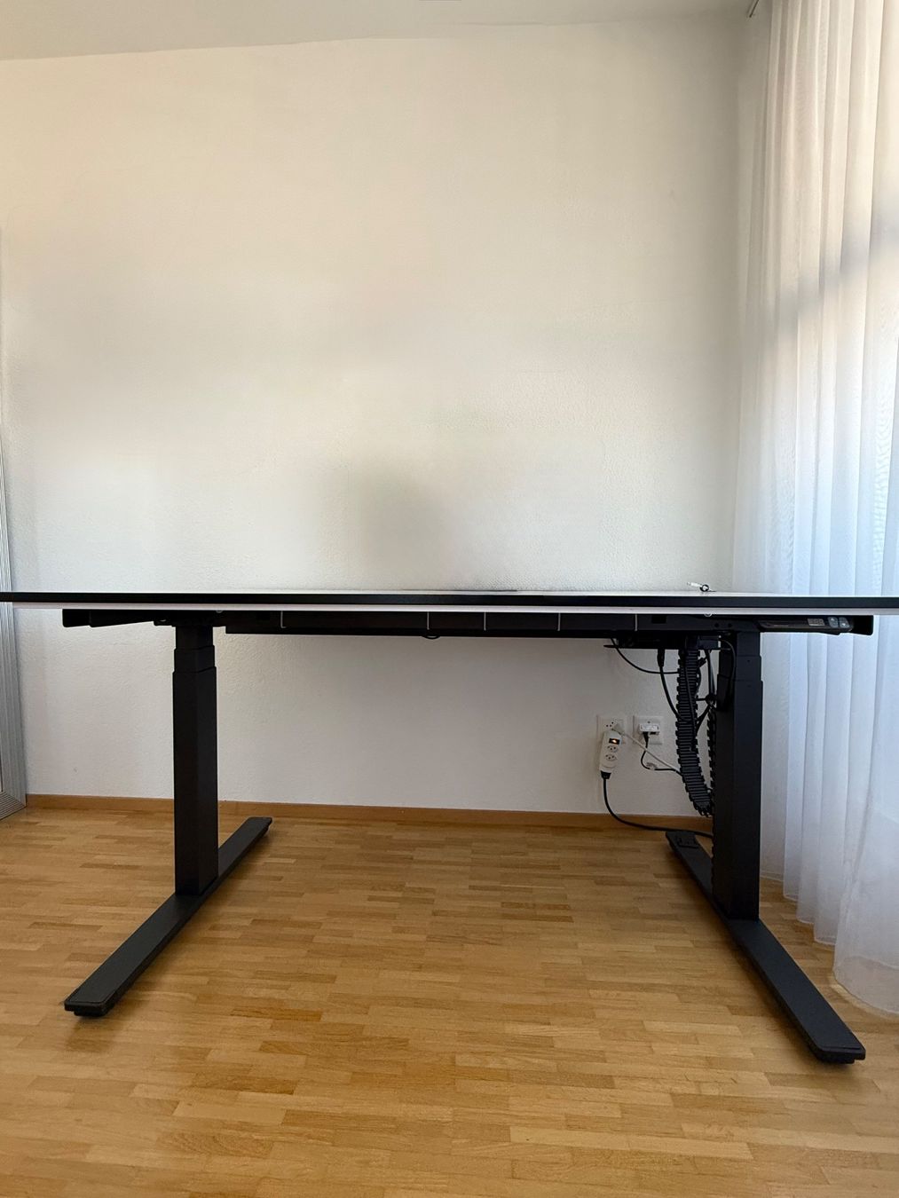 Scrivanie: Höhenverstellbarerer Schreibtisch – Usato da Zürich venduto da rje_92p6