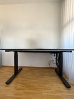 Höhenverstellbarerer Schreibtisch