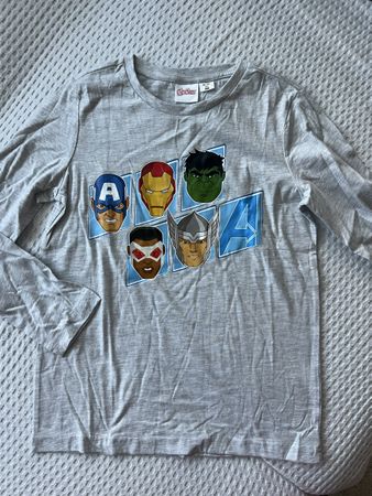 AVANGERS SWEATSHIRT GR 146 NEU