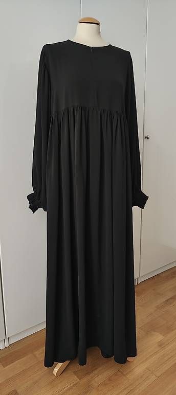 Vestiti: Kleid/Abaya mit Reissverschluss schwarz – Usato da Basel venduto da ukhtyy