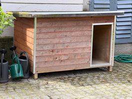 Wetterfestes großes Outdoor Hundehütte aus Holz