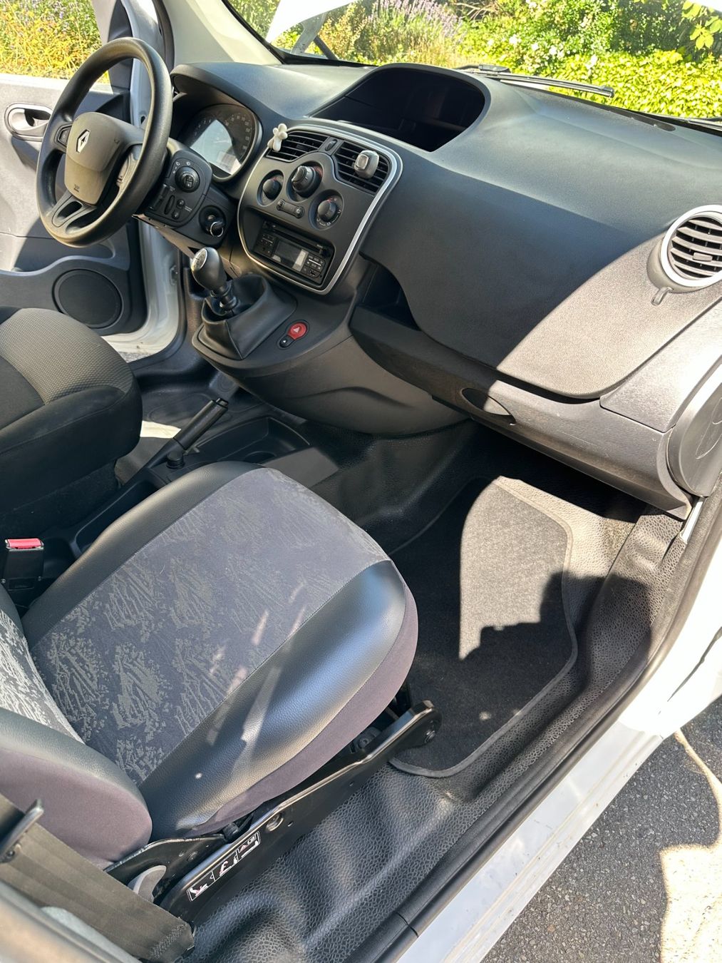 Renault Veicoli commerciali: renault kangoo DCi 115 – Usato da Laupen BE venduto da ThePowerOfDreams1 8