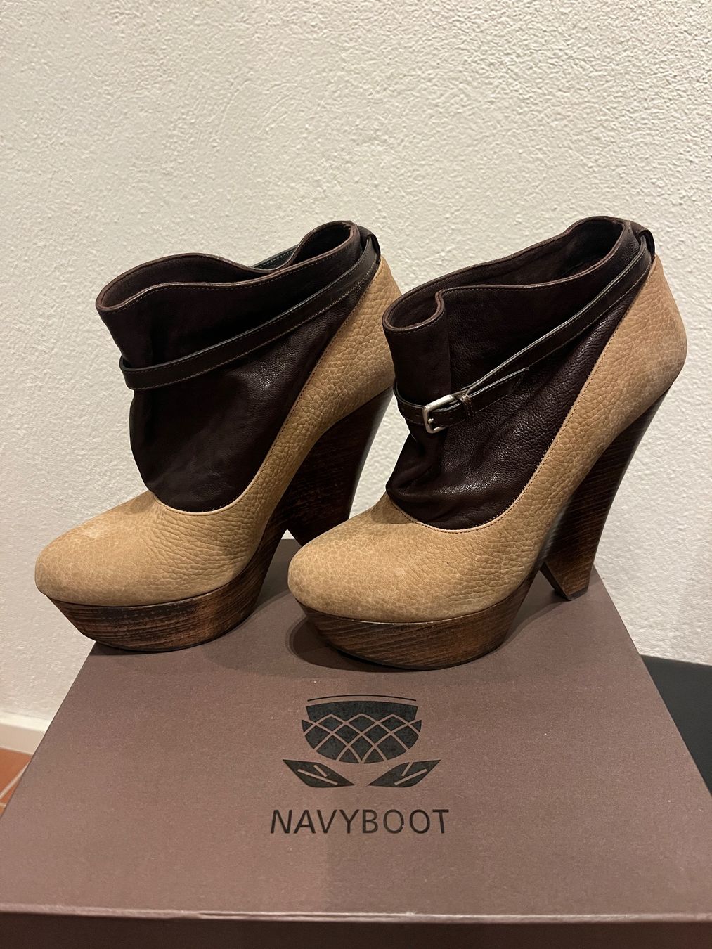 Navyboot Scarpe da donna: Navyboot Schuhe Leder Damen – Usato da Bern venduto da elfentanz77 1