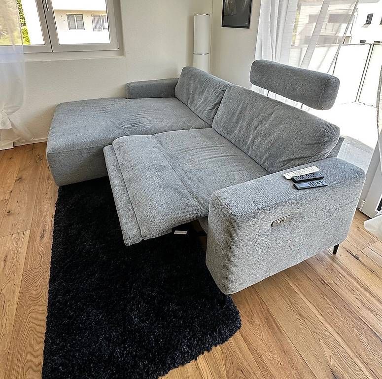 Divani: Neues Sofa Blue/Grey  – Usato da Matzingen venduto da luc_8xmx 4