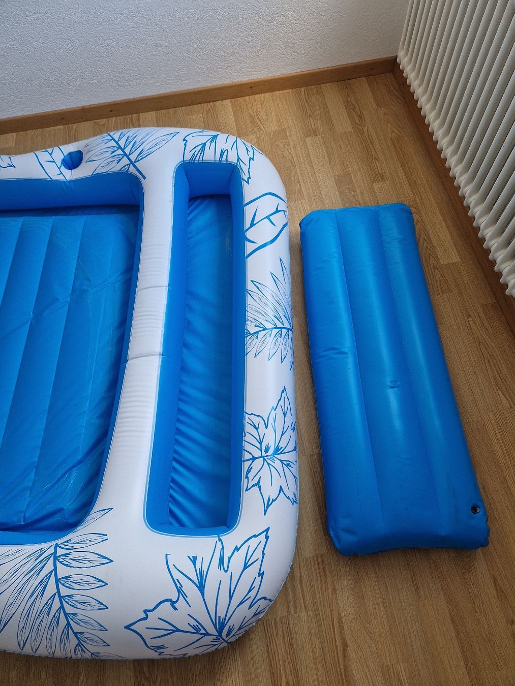 Schwimmbad: Mini Pool aufblasbar – Gebraucht aus Luthern von Ricolinchen 1
