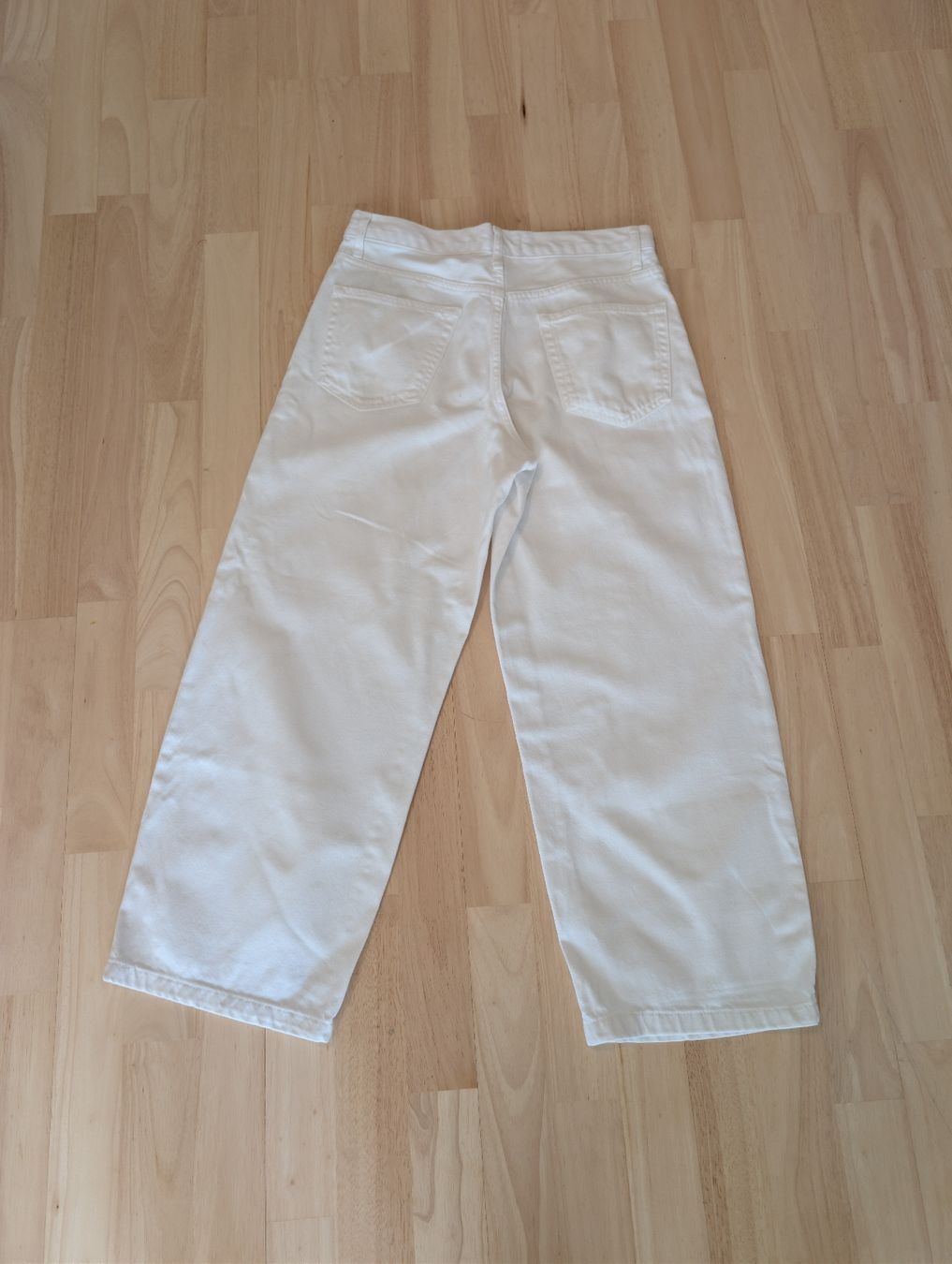 Zara Jeans: Luftige Frühlingsjeans Zara – Usato da Basel venduto da Casamo 1
