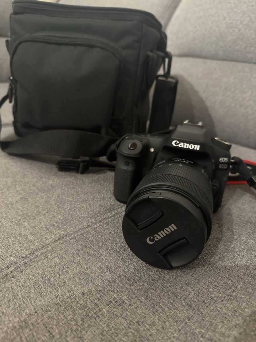 Canon Fotocamera: Canon EOS 80D avec sacoche noir bon état – Nuovo (secondo la descrizione) da Villars-sous-Mont venduto da lis_pl5h