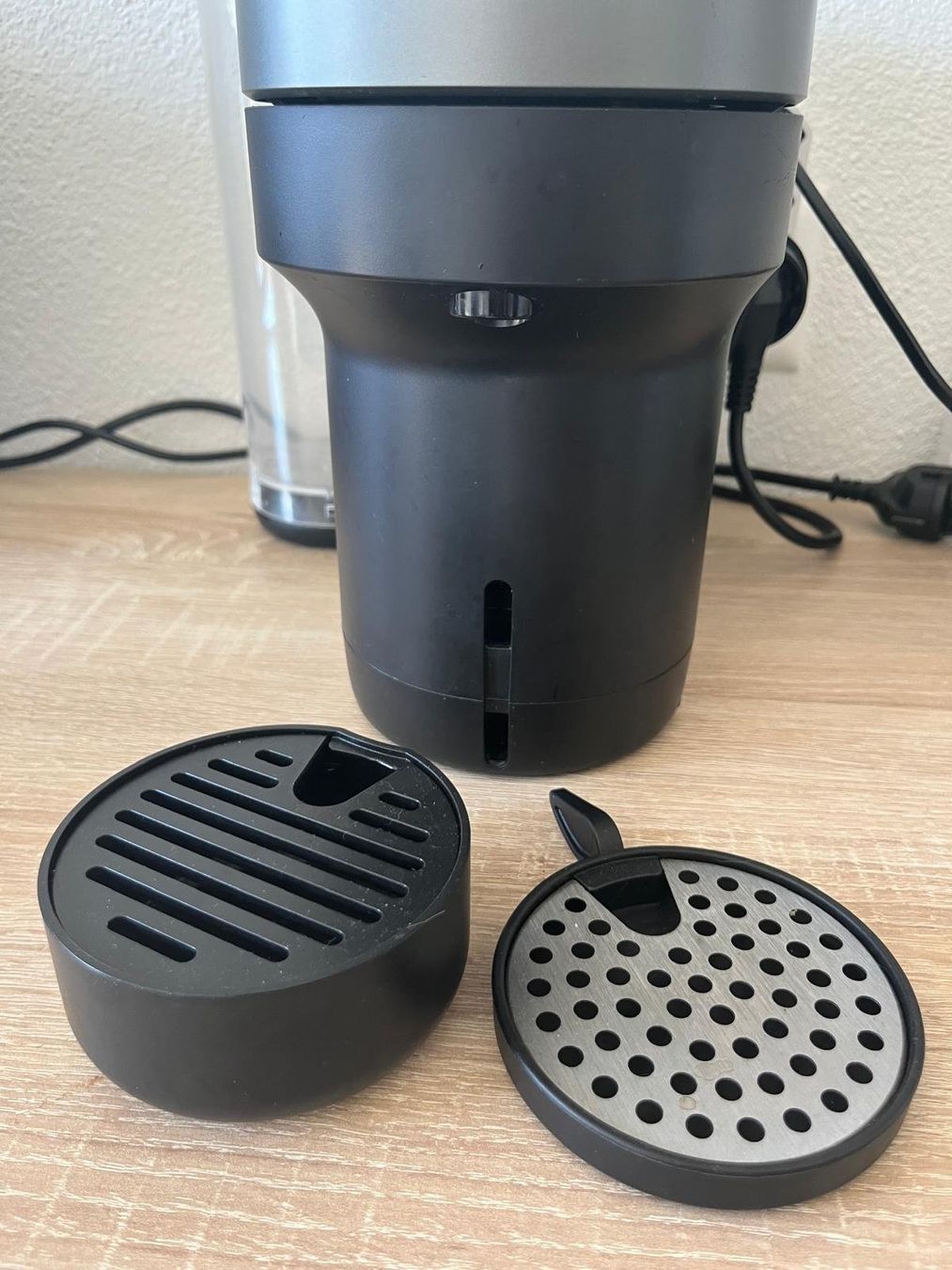 Nespresso Kaffeemaschinen & Espressomaschinen: Machine Nespresso – Gebraucht aus Bern von gaelle_m 4