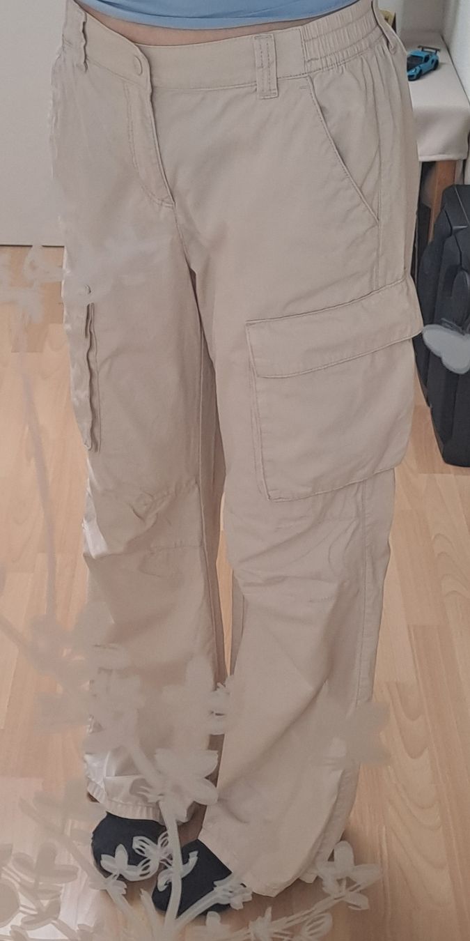 H&M Pantaloni: Cargohose beige gr. 32 – Usato da Rothenburg venduto da 123odermatt 2