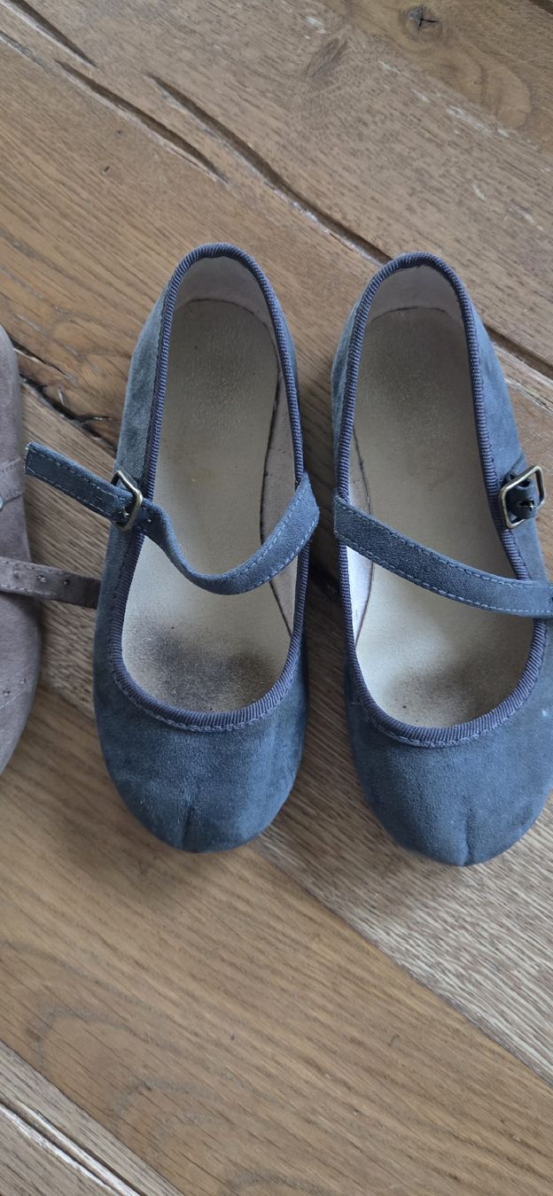 Scarpe per ragazzi: Set mit Babysandalen, Grösse 28 – Usato da Schöfflisdorf venduto da CrRG21 2