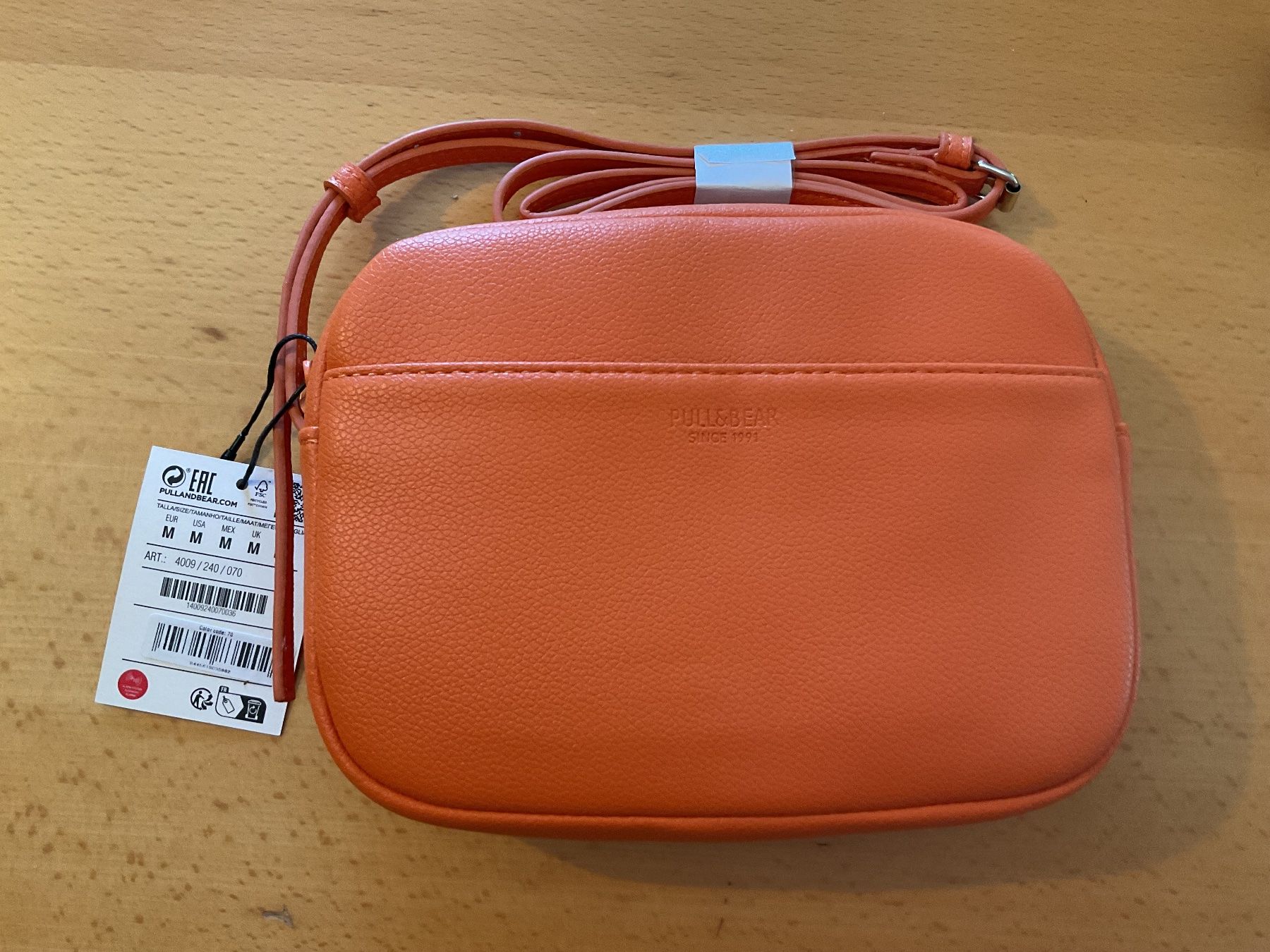 Pull&Bear Sacs: Neue Pull&Bear Umhängetasche orange Lederoptik Trend – Neuf (Voir description) à Balsthal par Valentin1