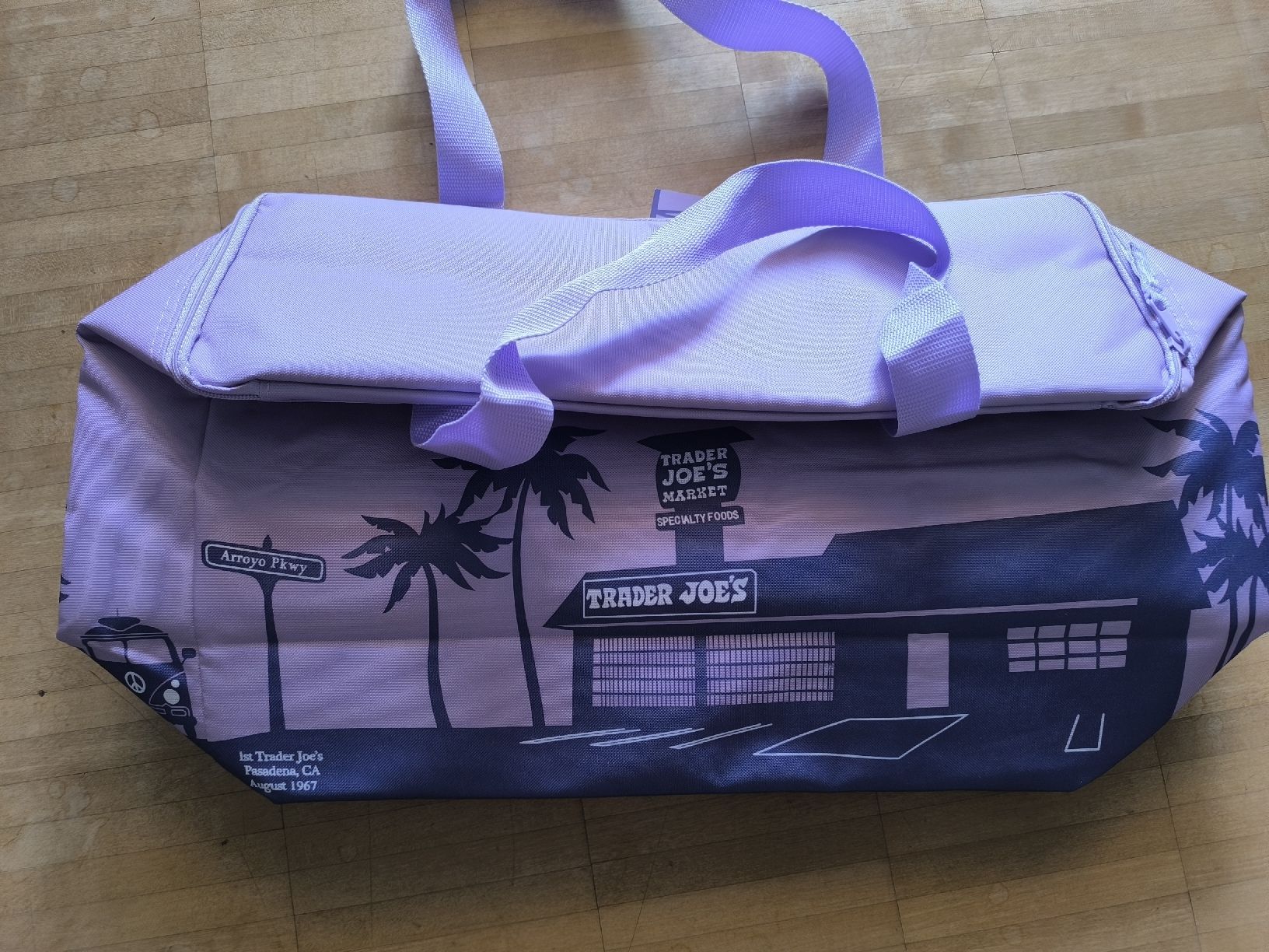 Sacs: KühlTasche Trader Joe's lila Gross – Neuf avec emballage d'origine à Zürich par Gatsby1 1