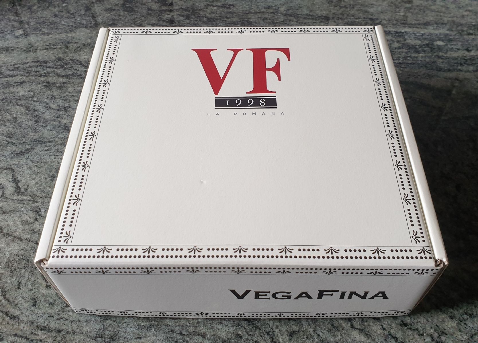Aschenbecher: ZIGARREN ASCHENBECHER VEGA FINA – Neu und originalverpackt aus Wengi b. Büren von Ot1000 1