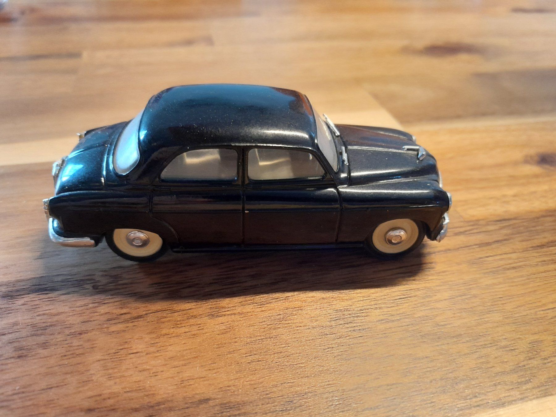 Fiat Modellini d'auto: Fiat 1400R brumm (noir) – Usato da Sullens venduto da DPerrin