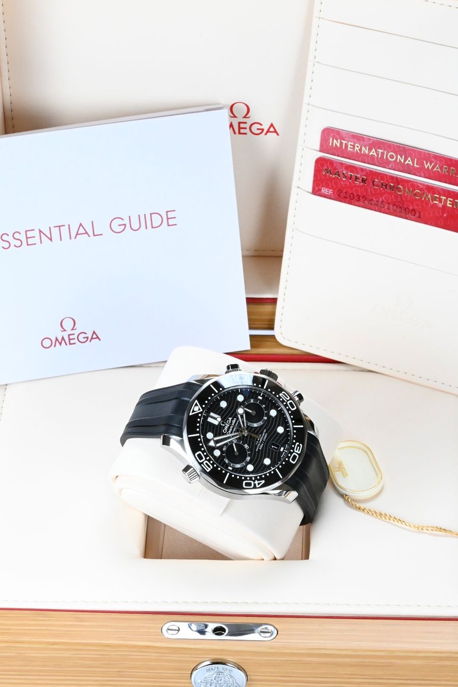 Omega Orologi: Omega Seamaster Diver 300M Ref.  210.32.44.51.01.001 – Nuovo e nell'imballaggio originale da Zug venduto da Avent0ri_by_Montauk 9