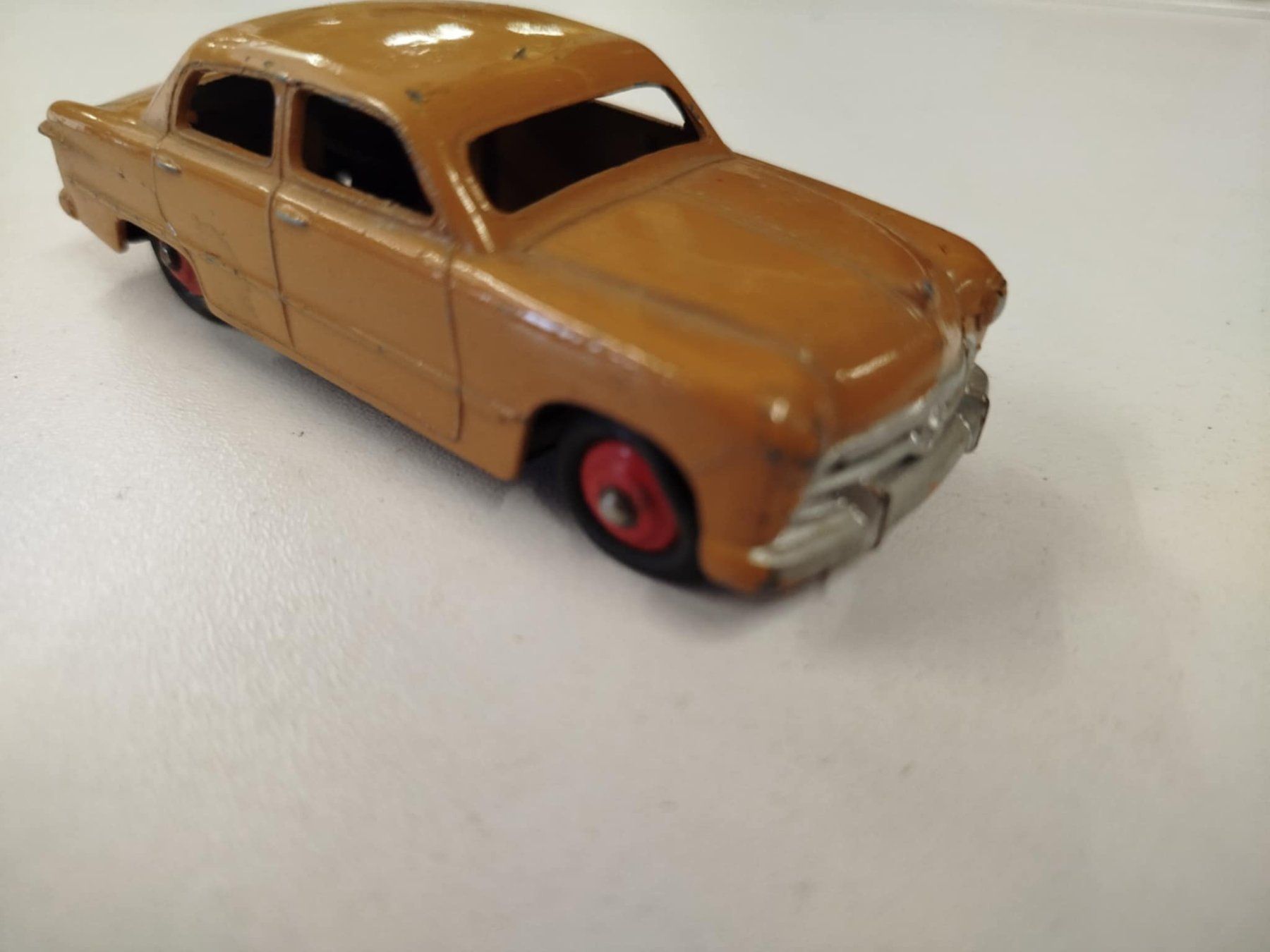 Dinky Toys Modellini d'auto: Dinky Toys (nr 10) – Usato da La Chaux-de-Fonds venduto da Emmaus2300CDF 4