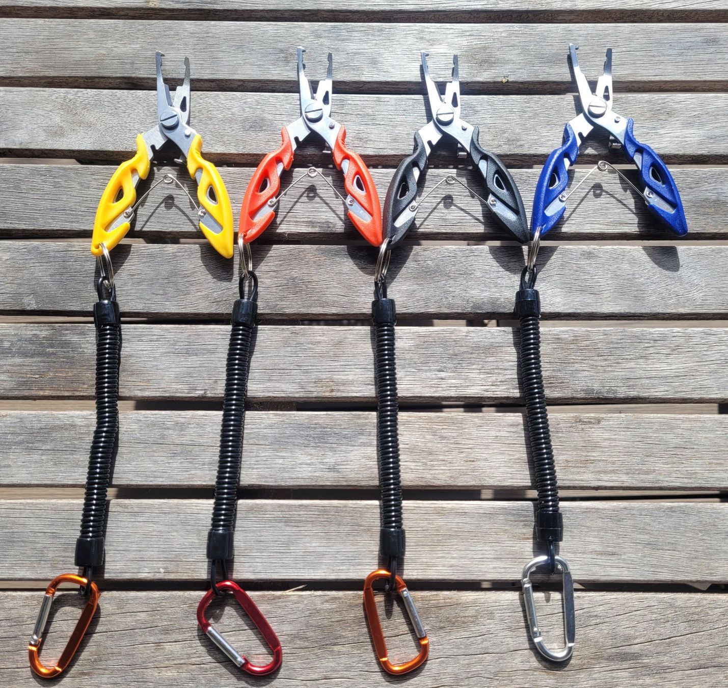 Tutti gli attrezzi: Scheren Zange, Kordel und Karabiner – Nuovo e nell'imballaggio originale da Herzogenbuchsee venduto da Melissa110