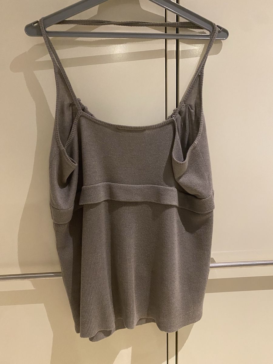Kookai Tops: Kookai Trägertop mit Perlen Grau Gr. 38 – D'occasion à Rorschach par Lauraq12 1