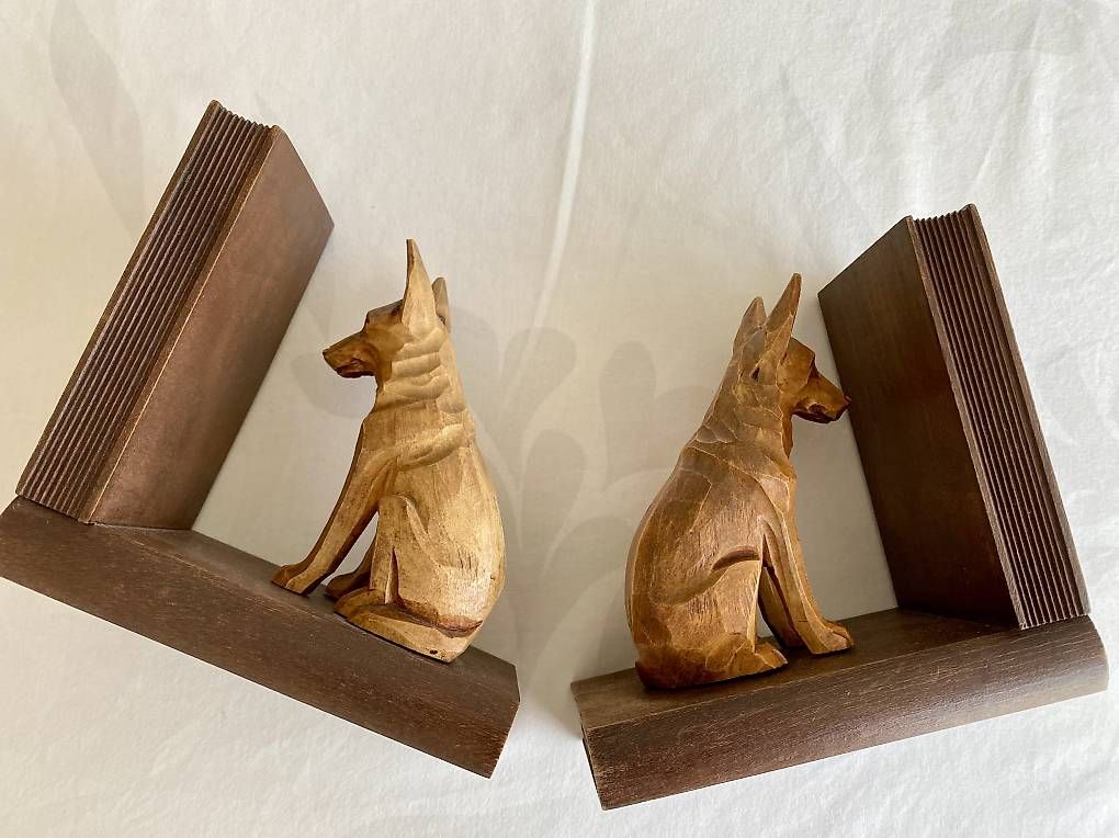 Sonstige Dekorationen & Accessoires: Bücherstütze Schäferhund geschnitzt  – Gebraucht aus Basel von 12Glory 2
