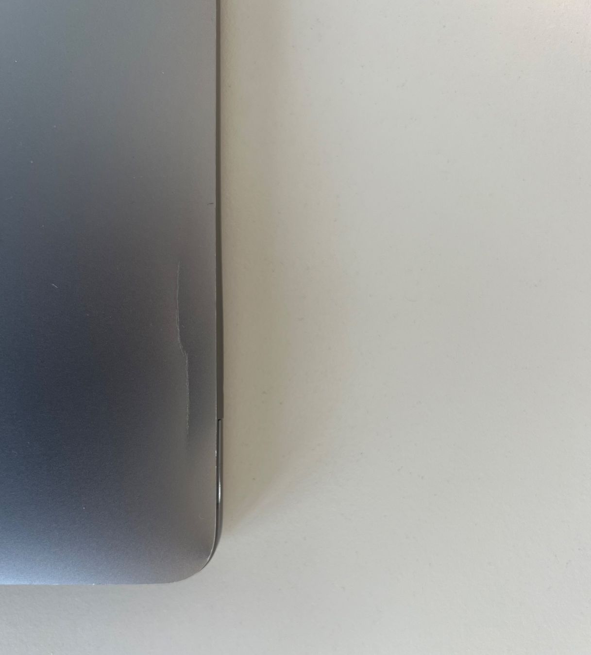 Apple Notebooks: MacBookPro 13-inch, 2016 SpaceGrey - DISPLAY DEFEKT – Gebraucht aus Bern von  2