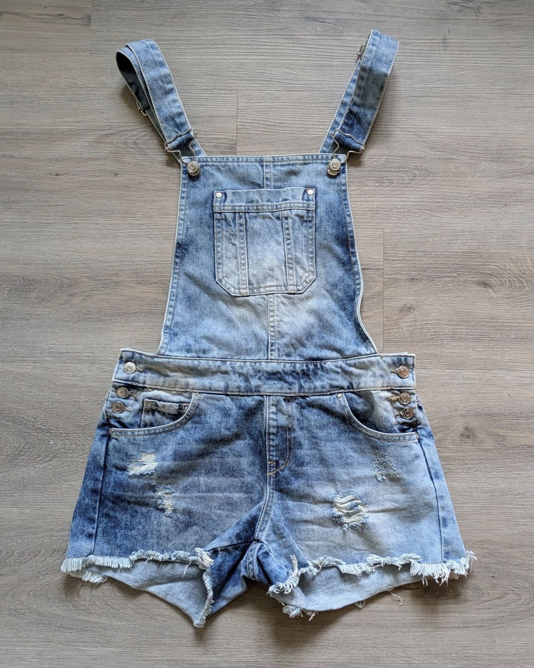 Stradivarius Tute: Combi short jean Stradivarius – Usato da Orsieres venduto da IndianaJones50a
