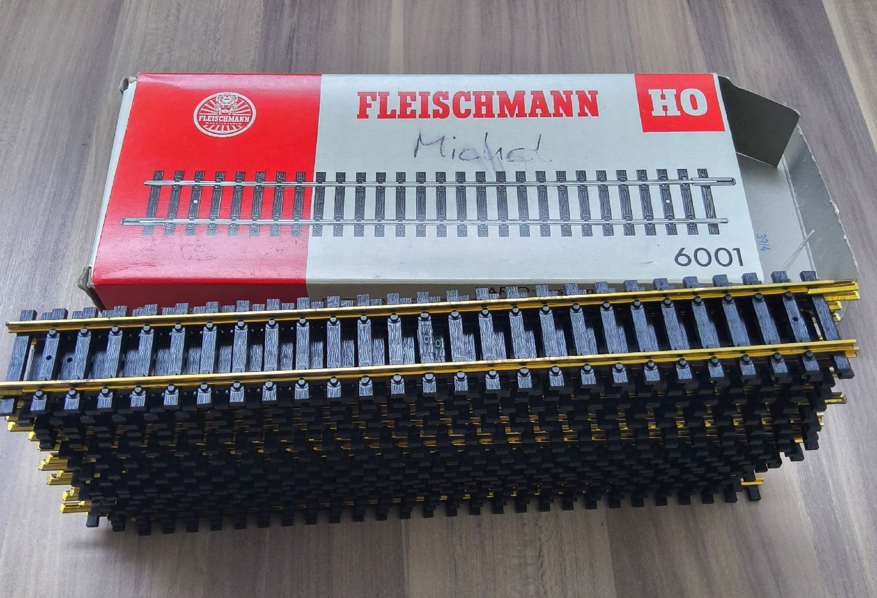 Fleischmann Modellini di ferrovie: Fleischmann HO 20 Stk. Schienen neu – Nuovo e nell'imballaggio originale da Gross venduto da tho_8nxw