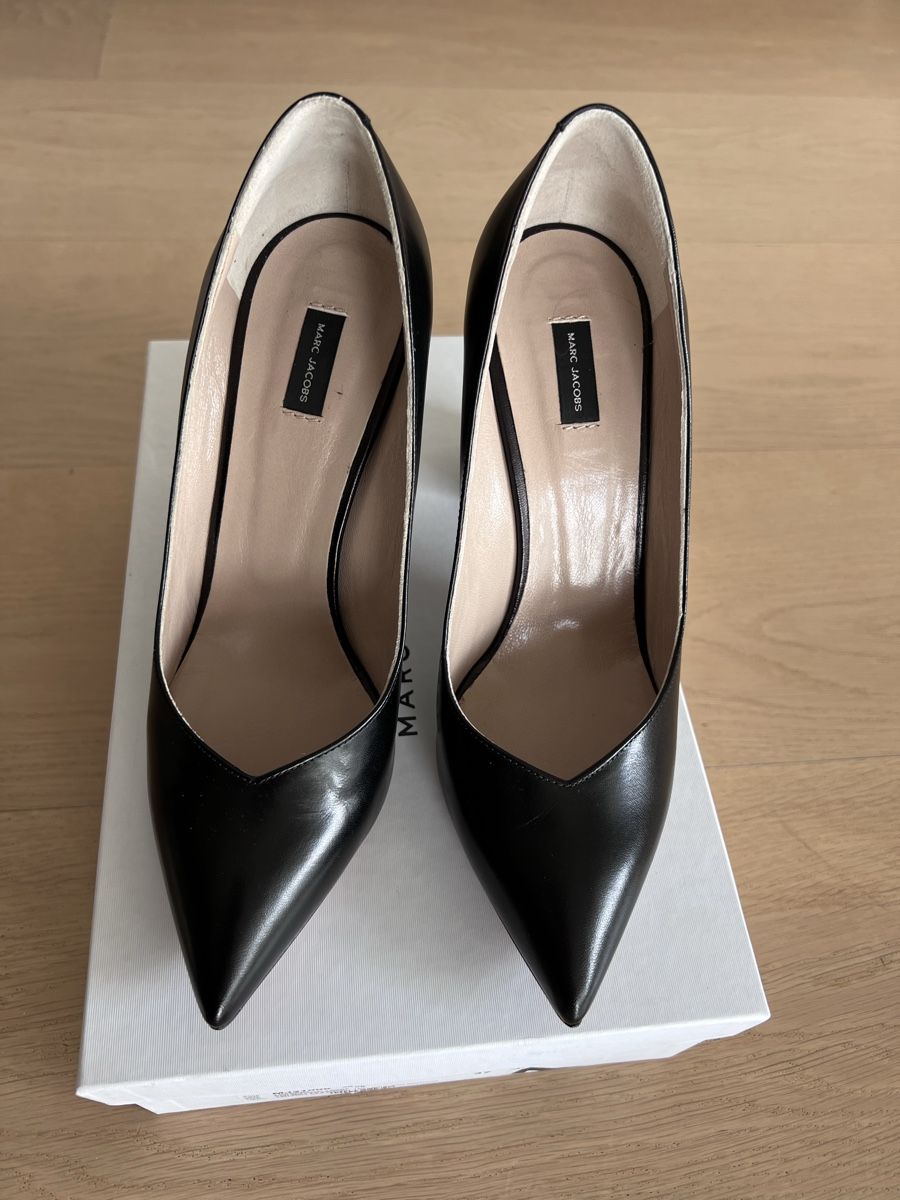 Marc Jacobs Damenschuhe: Marc Jacobs Black Pumps with Python Heel - Size 37 – Neu und originalverpackt aus Pully von opa_k78q 1
